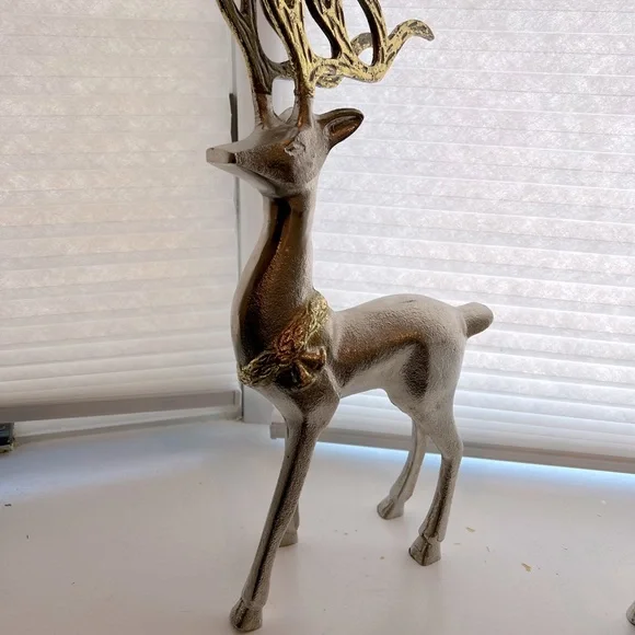 Metal / Standing Deers / Elegant Silver and Gold Reindeer Figurines / 2 pc. - Picture 9 of 13